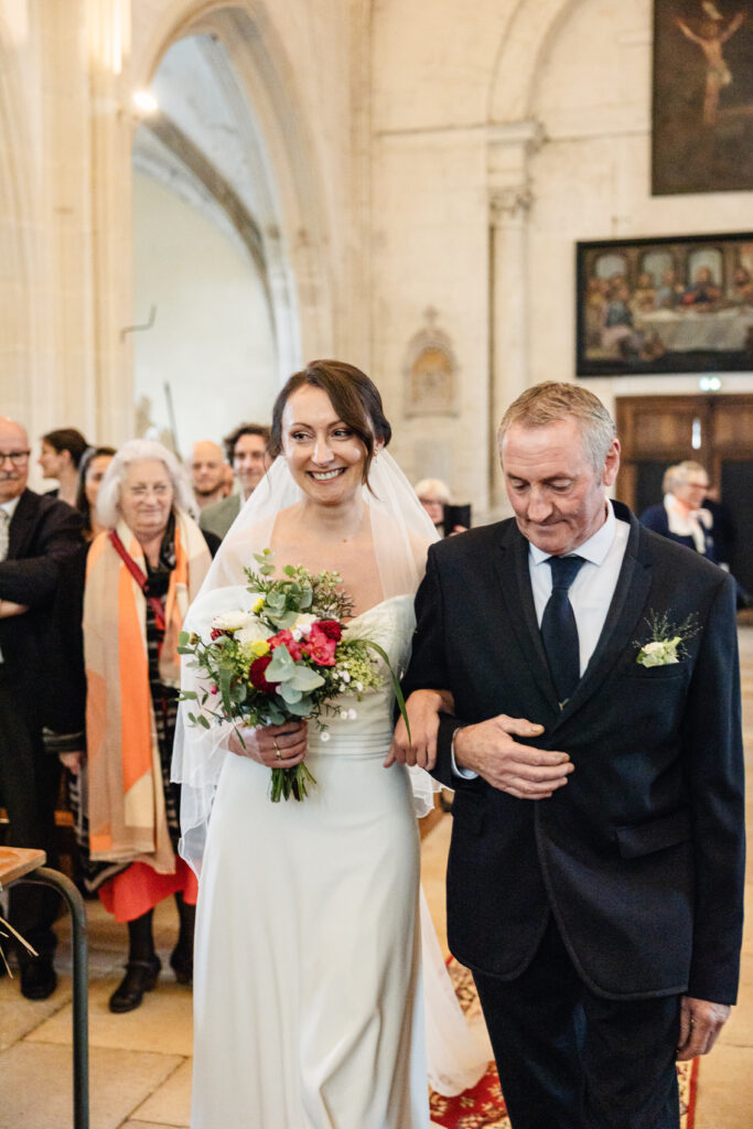 Arrivée de la mariée dans l'église